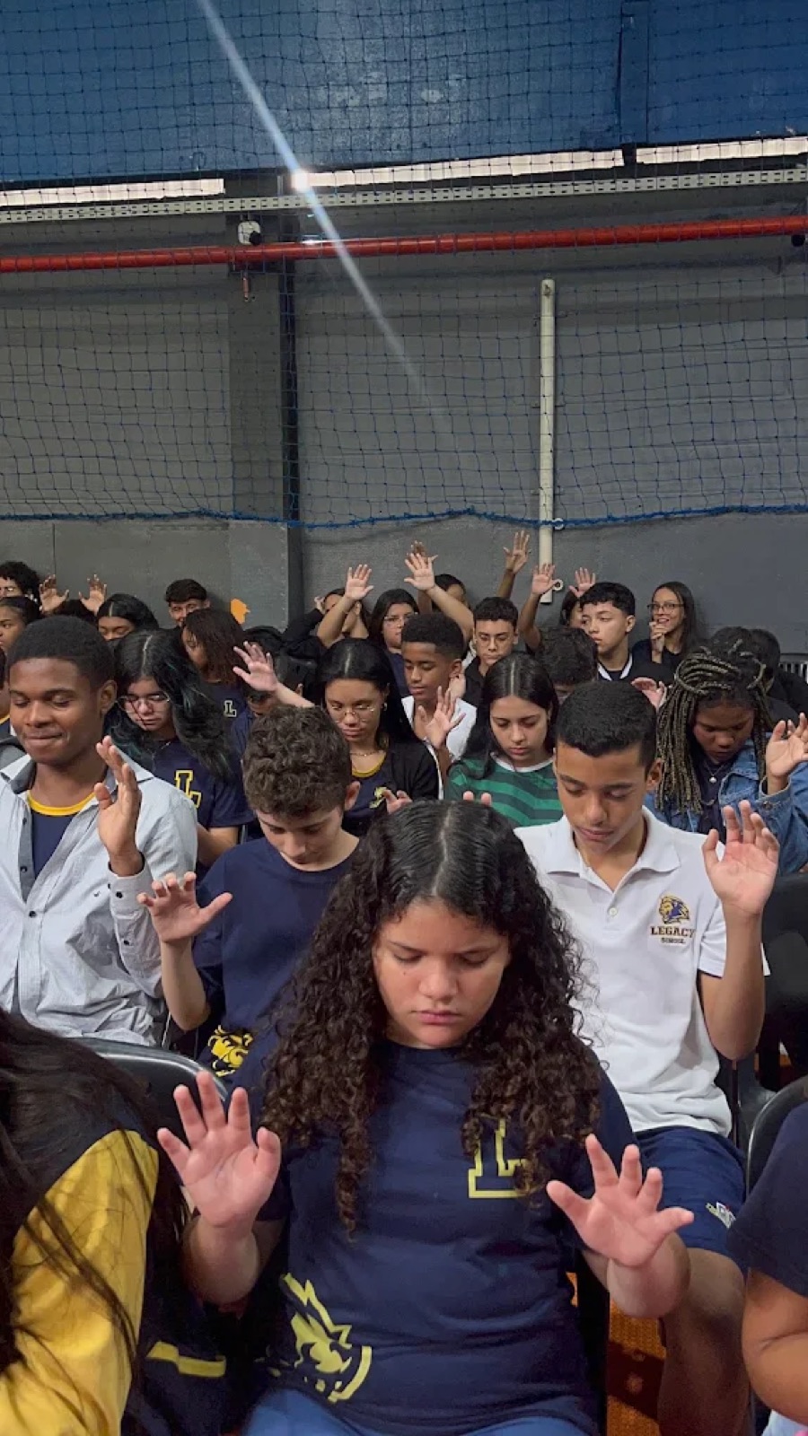 Momento de oração dos alunos na Chapel